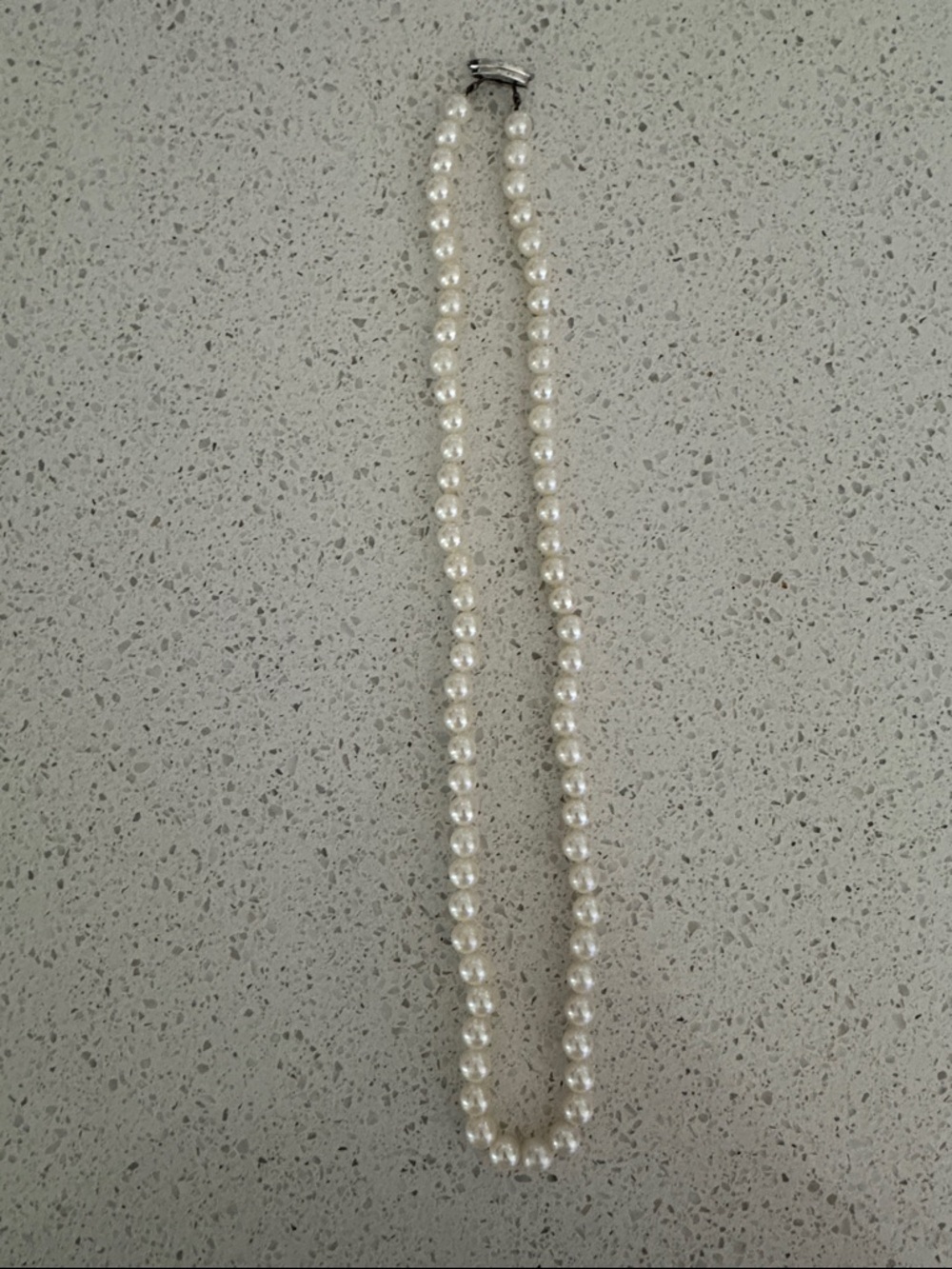 Vintage beautiful Brogan 14k clasp white pearl necklace